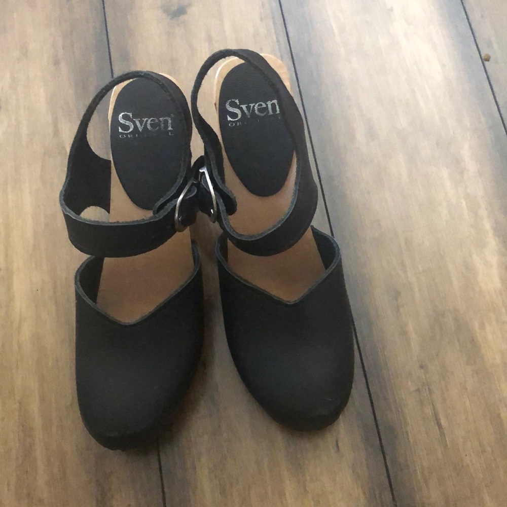 Black Sven heeled clogs!  Mary Jane style